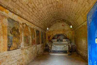 Loseto, la chiesa del Santissimo Salvatore: antica, completamente affrescata, ma poco valorizzata